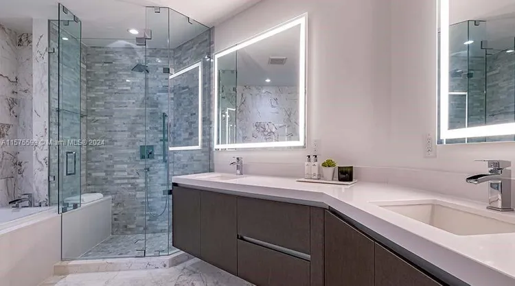 Paramount Miami Worldcenter #2705 image #16