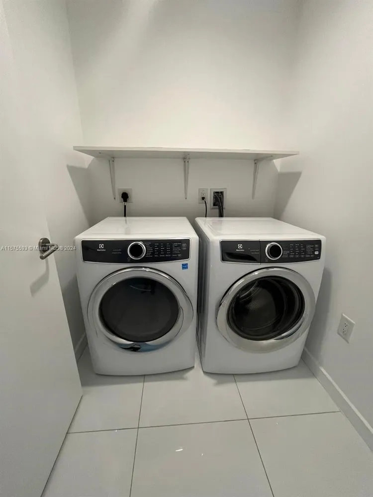 Paramount Miami Worldcenter #2705 image #22