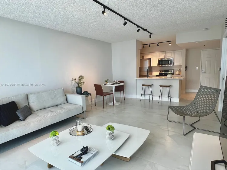 The Mark #1905 image #6