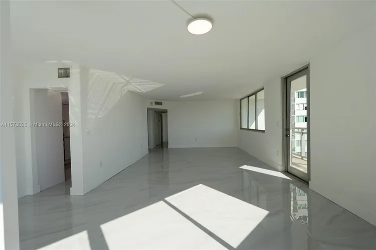 Burleigh House #1135 image #10