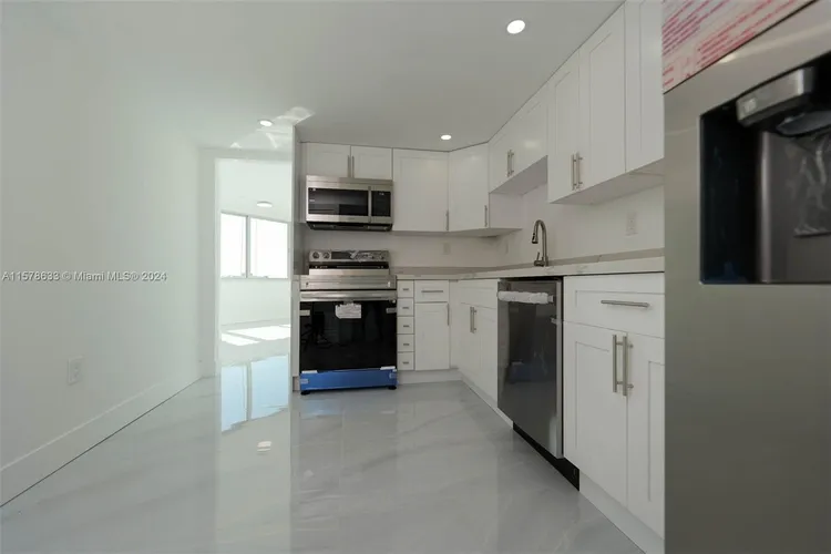 Burleigh House #1135 image #15