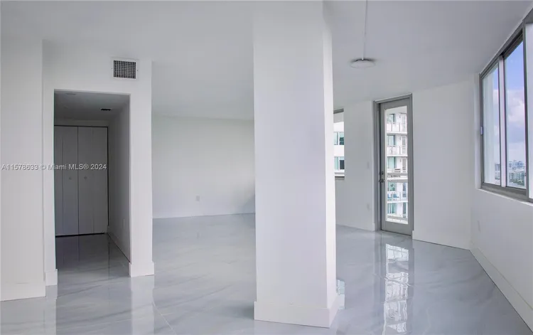 Burleigh House #1135 image #16