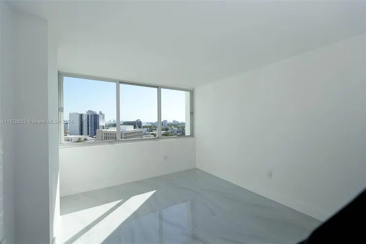 Burleigh House #1135 image #19