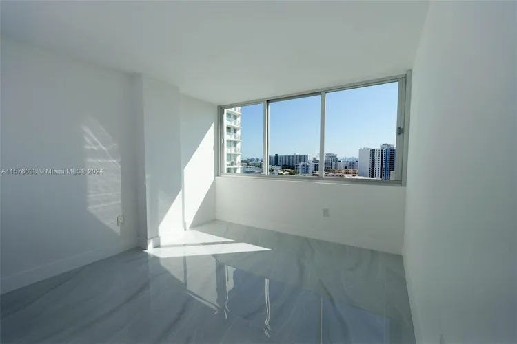 Burleigh House #1135 image #20