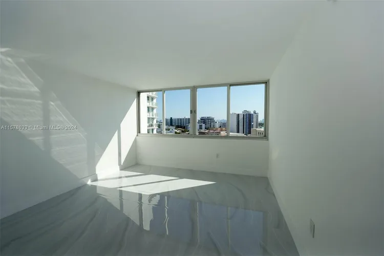 Burleigh House #1135 image #21