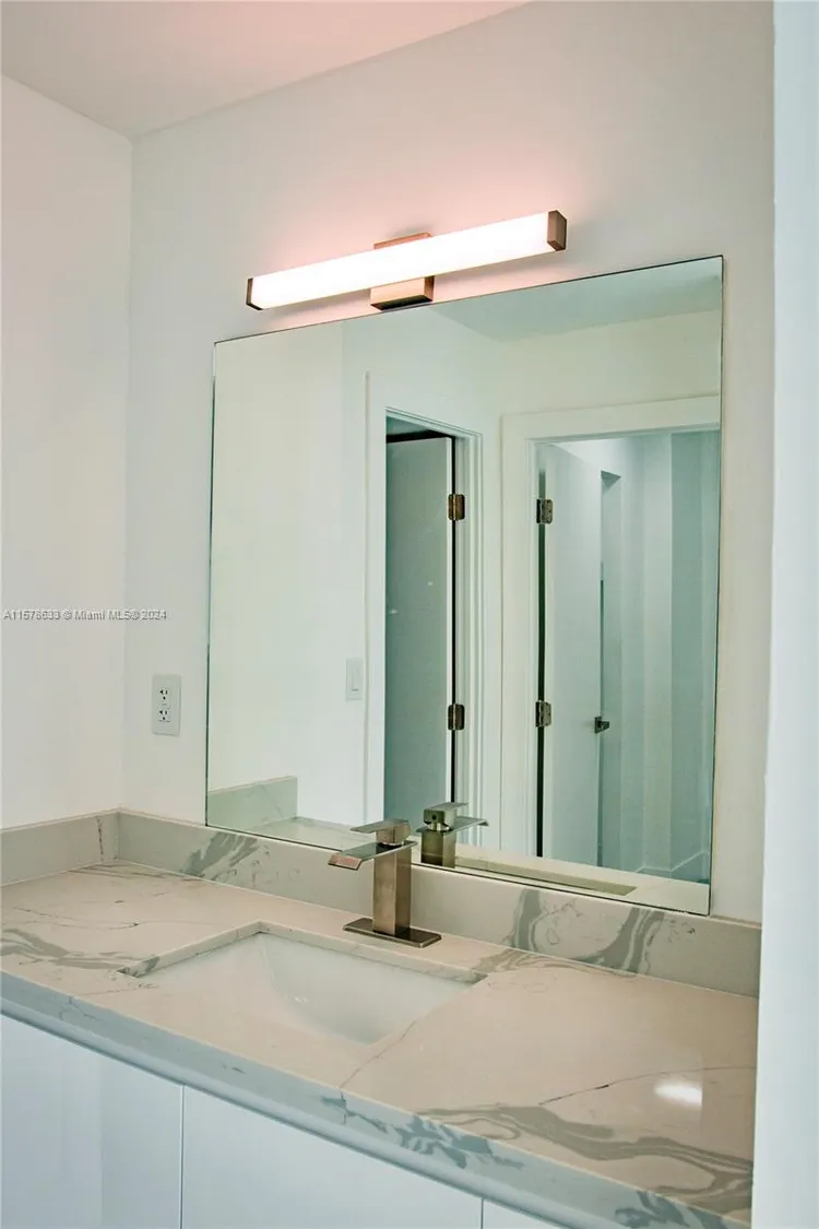 Burleigh House #1135 image #25