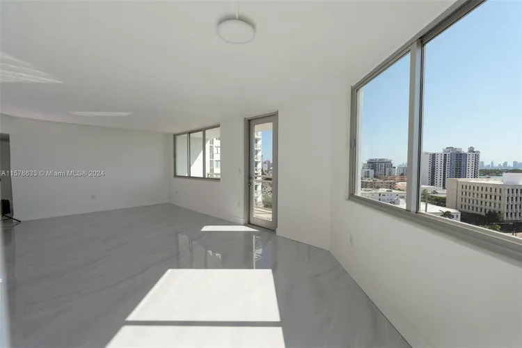 Burleigh House #1135 image #8