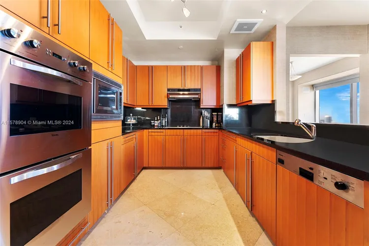 The Four Seasons Residences #57E image #6