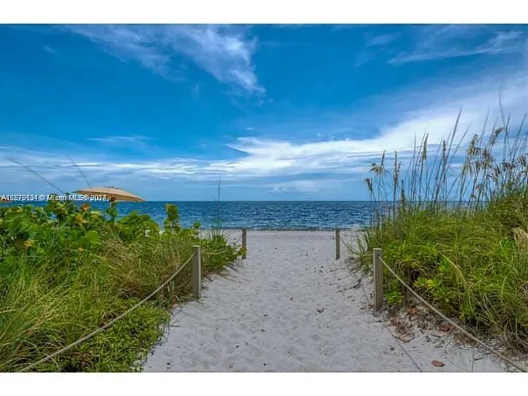 Towers of Key Biscayne #D808 image #15