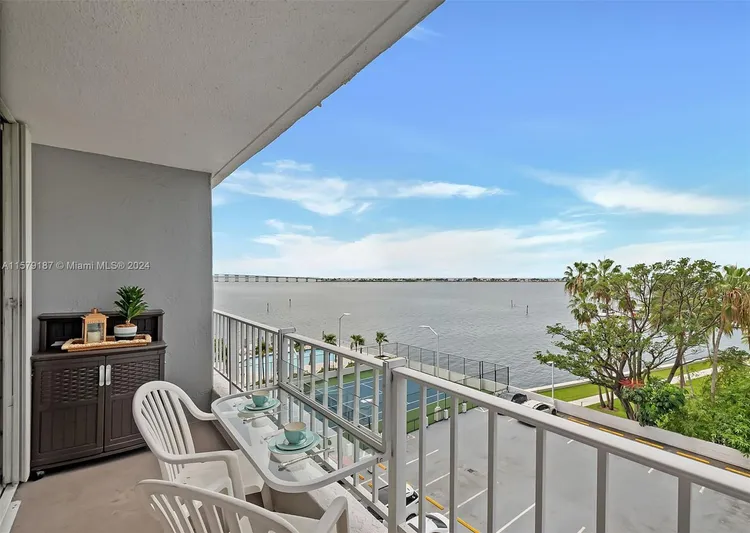 Brickell Harbour #6J image #16