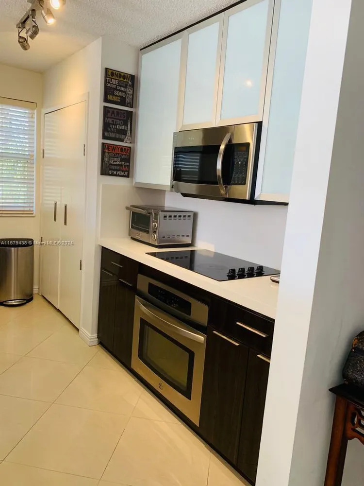 The Yacht Club at Aventura #1407 image #10