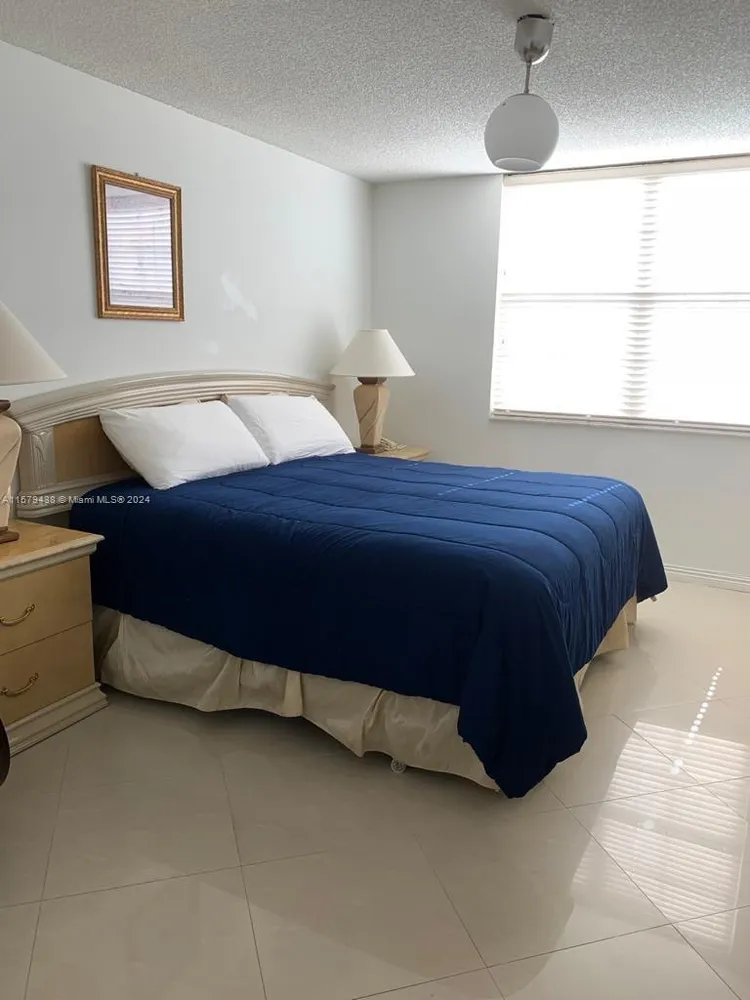 The Yacht Club at Aventura #1407 image #11