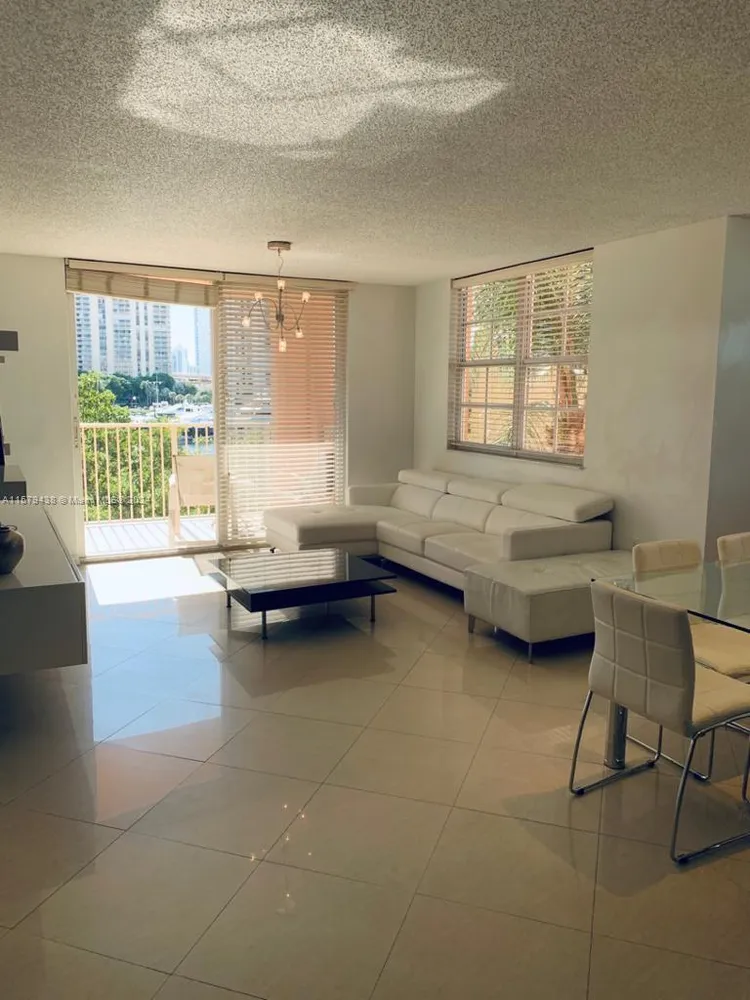 The Yacht Club at Aventura #1407 image #8