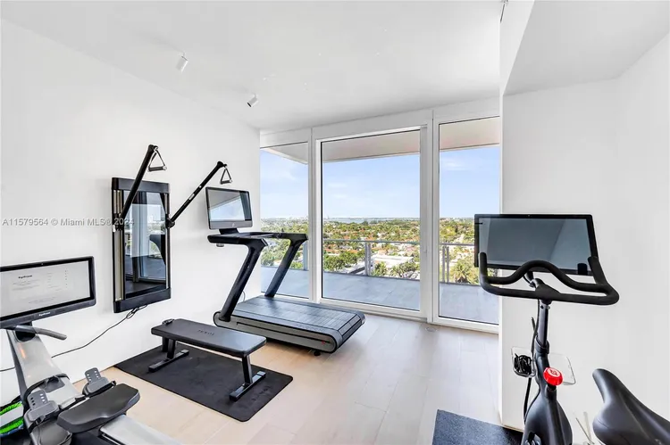 The Surf Club Four Seasons Hotel And Residences #N-PH4 image #11