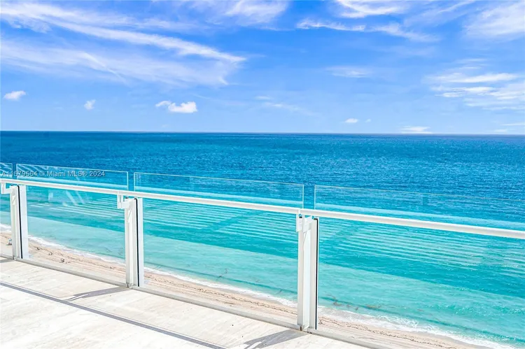 The Surf Club Four Seasons Hotel And Residences #N-PH4 image #13