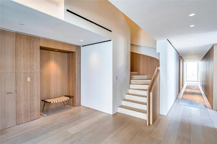 The Surf Club Four Seasons Hotel And Residences #N-PH4 image #16