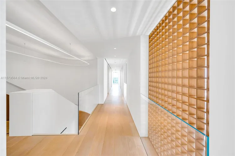 The Surf Club Four Seasons Hotel And Residences #N-PH4 image #21