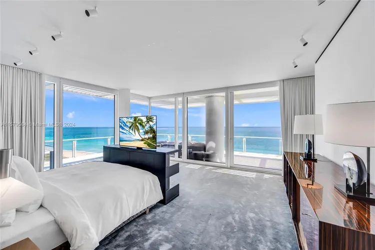 The Surf Club Four Seasons Hotel And Residences #N-PH4 image #23