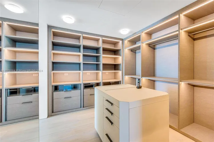 The Surf Club Four Seasons Hotel And Residences #N-PH4 image #25