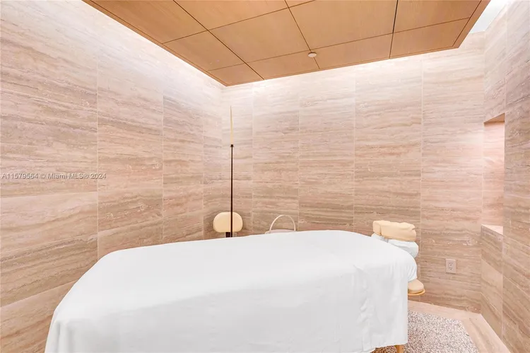 The Surf Club Four Seasons Hotel And Residences #N-PH4 image #37