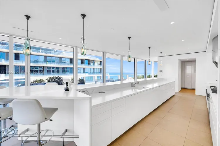 The Surf Club Four Seasons Hotel And Residences #N-PH4 image #7