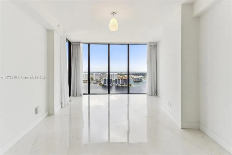 Porsche Design Tower #4003 image #24