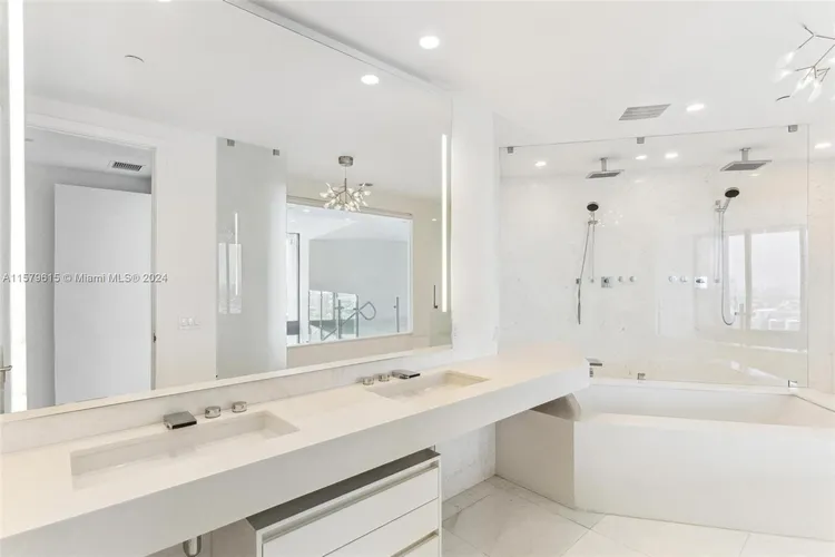 Porsche Design Tower #4003 image #29