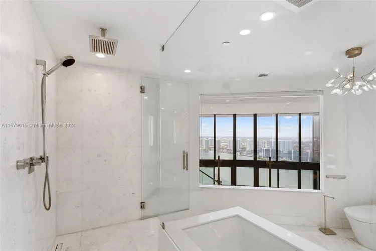 Porsche Design Tower #4003 image #30