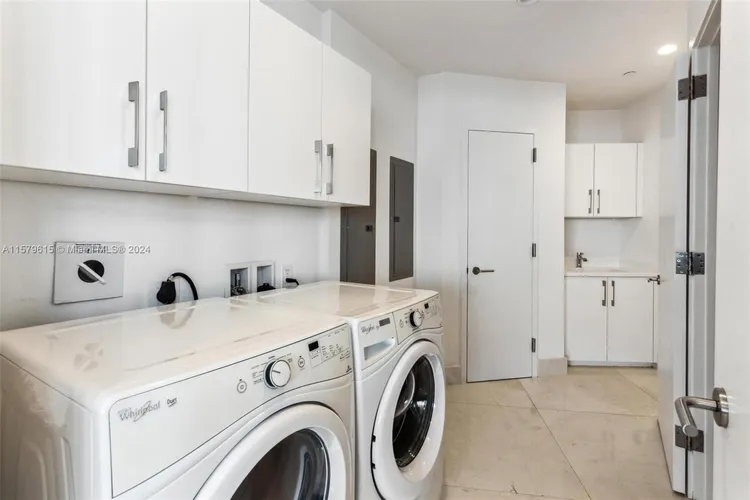 Porsche Design Tower #4003 image #36