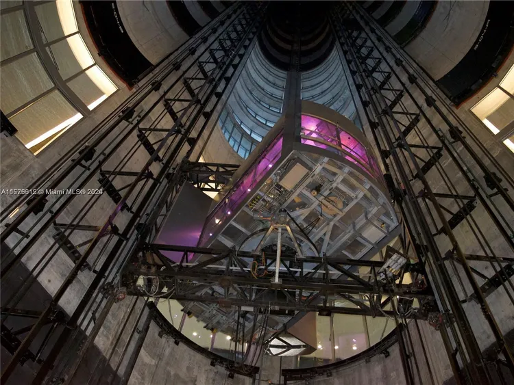 Porsche Design Tower #4003 image #47