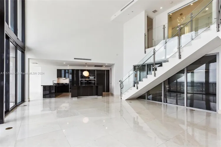 Porsche Design Tower #4003 image #6