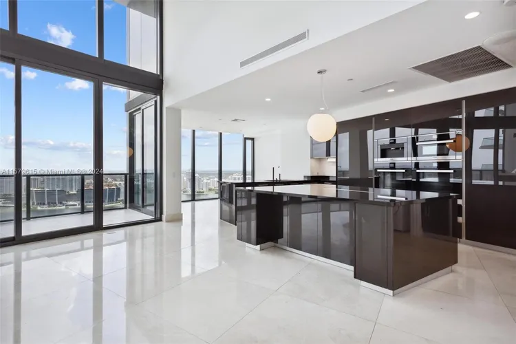 Porsche Design Tower #4003 image #7