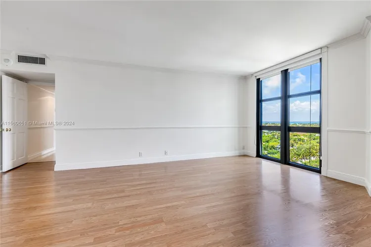 Towers of Key Biscayne #E1108 image #17