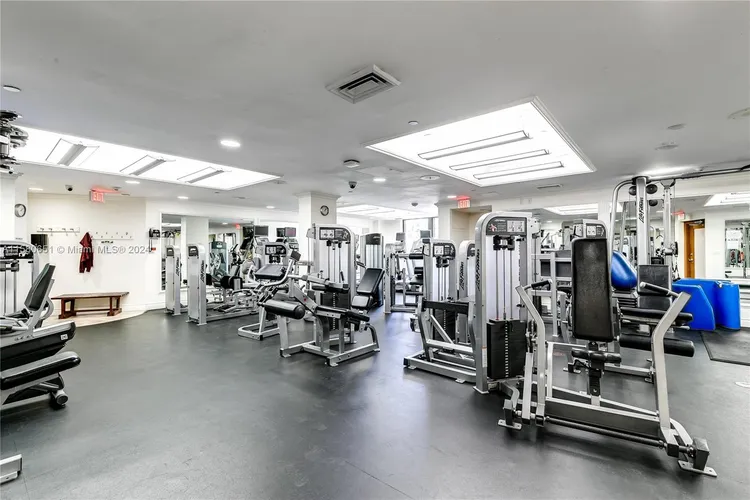 Towers of Key Biscayne #E1108 image #27