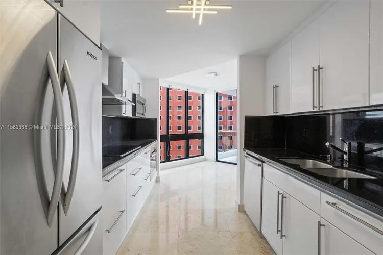 Villa Regina Condo #1206 image #10