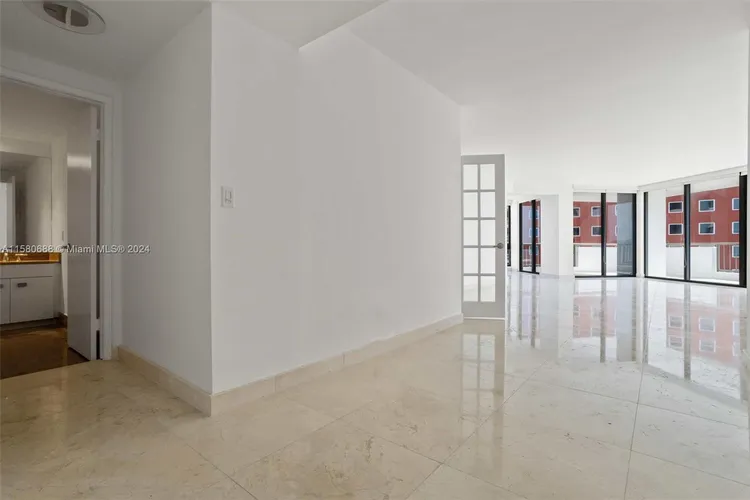 Villa Regina Condo #1206 image #11