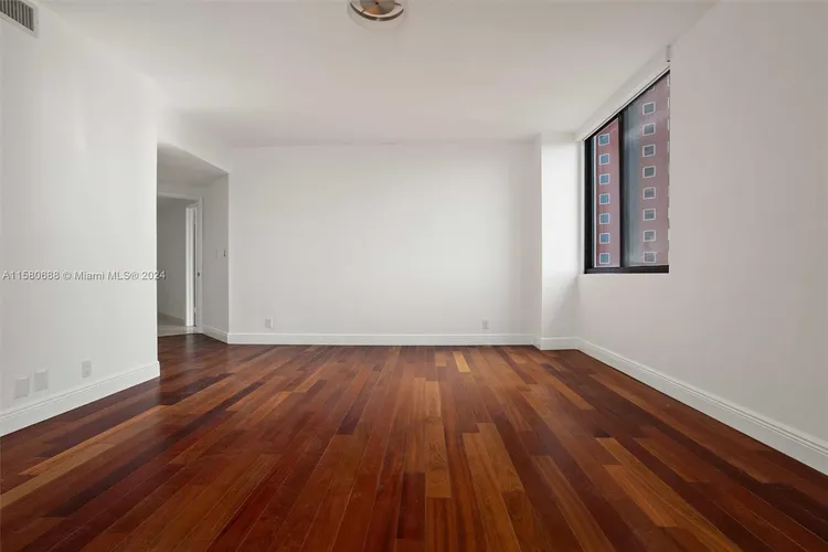 Villa Regina Condo #1206 image #16