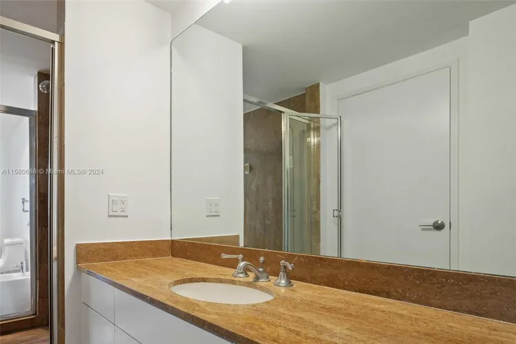 Villa Regina Condo #1206 image #20