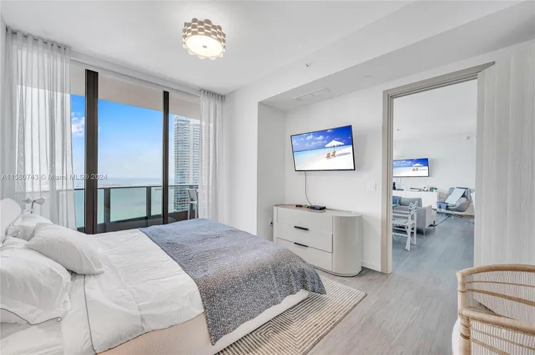 Brickell Flatiron #PH6005 image #15