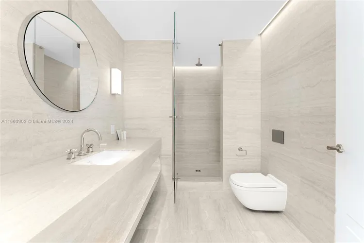 The Surf Club Four Seasons Hotel And Residences #N-611 image #19