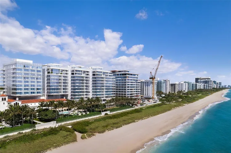 The Surf Club Four Seasons Hotel And Residences #N-611 image #32