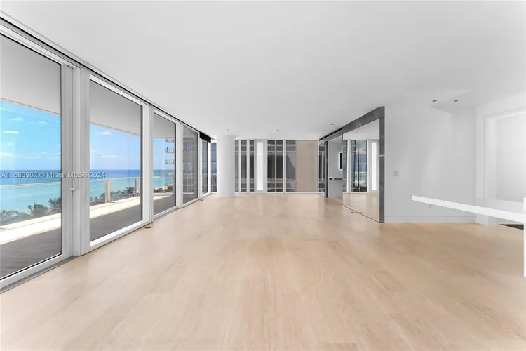 The Surf Club Four Seasons Hotel And Residences #N-611 image #6