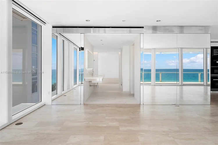 The Surf Club Four Seasons Hotel And Residences #N-611 image #8