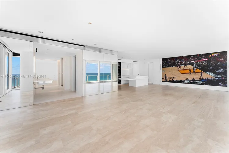 The Surf Club Four Seasons Hotel And Residences #N-611 image #9