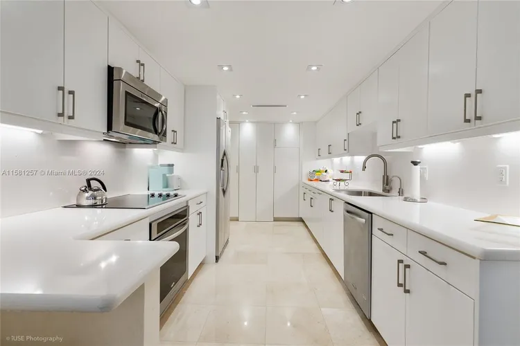 Towers of Key Biscayne #B803 image #6