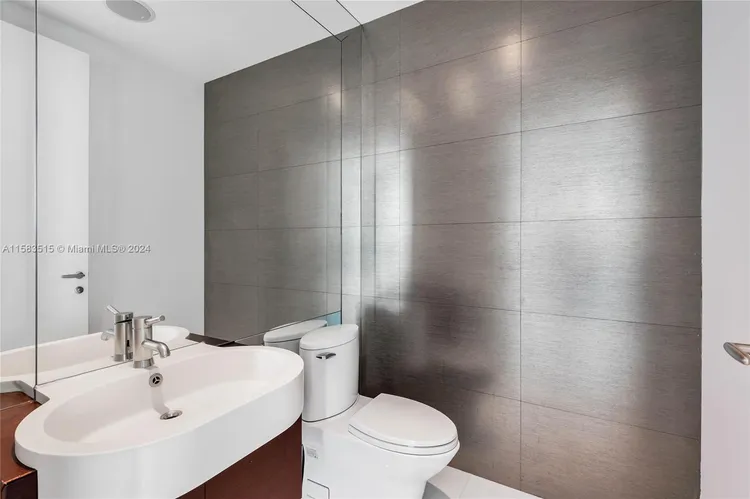 Grovenor House #2601 image #11