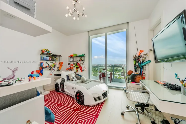 Grovenor House #2601 image #12