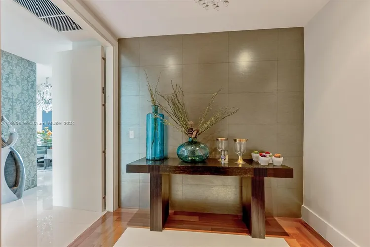 Grovenor House #2601 image #13