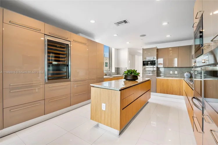 Grovenor House #2601 image #6