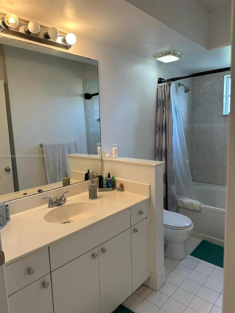 Porto Bellagio #4504 image #11